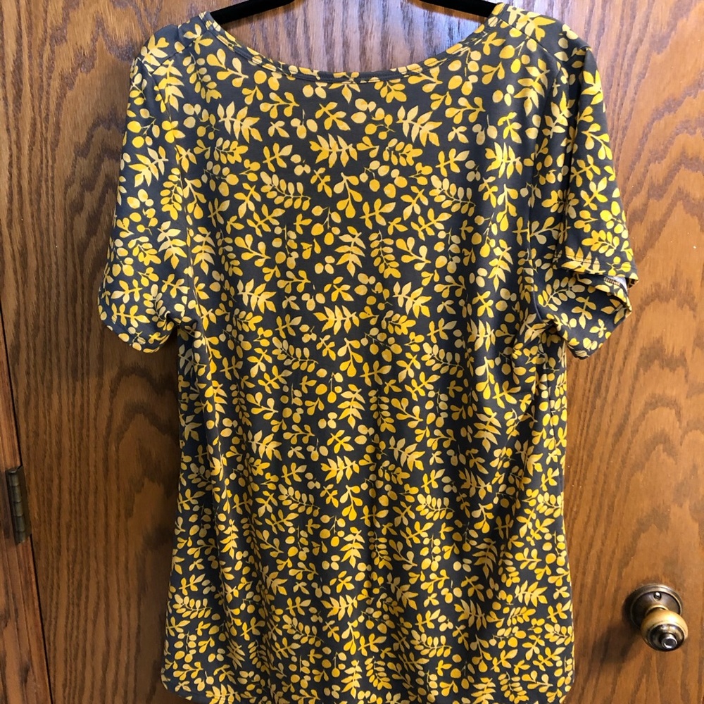 LuLaRoe Classic tee XL